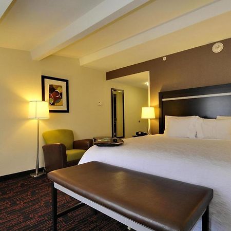 Hampton Inn Jericho - Westbury 외부 사진