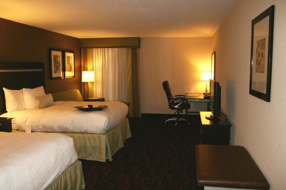 Hampton Inn Jericho - Westbury 외부 사진