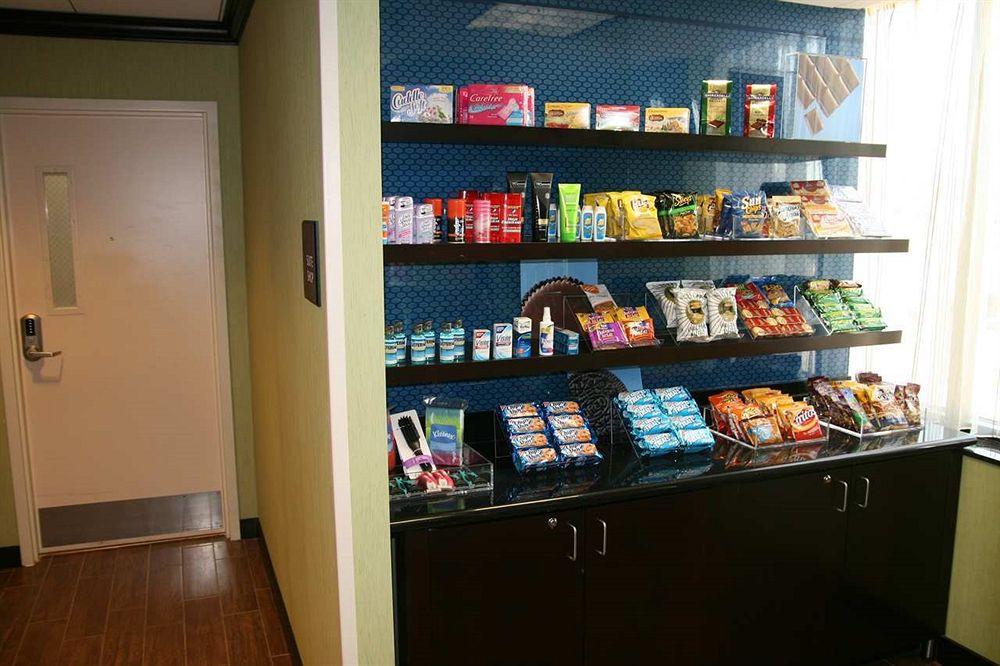 Hampton Inn Jericho - Westbury 외부 사진