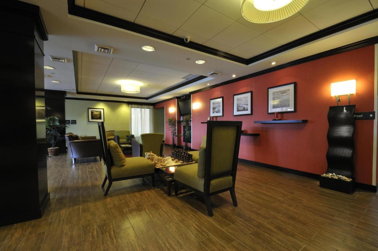 Hampton Inn Jericho - Westbury 외부 사진