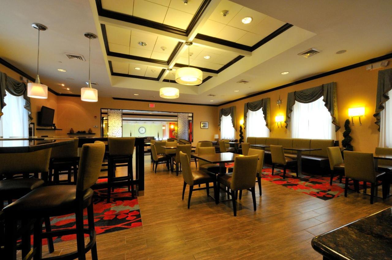 Hampton Inn Jericho - Westbury 외부 사진