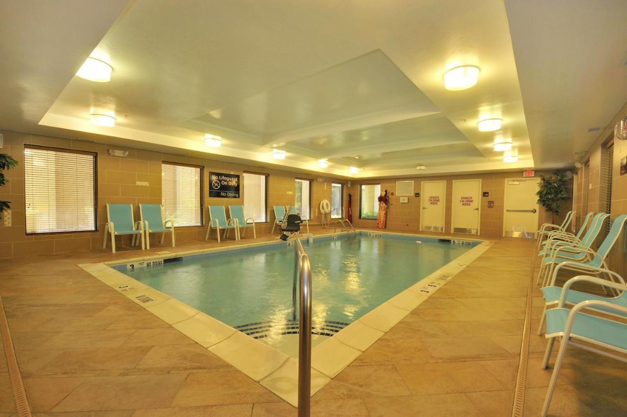 Hampton Inn Jericho - Westbury 외부 사진