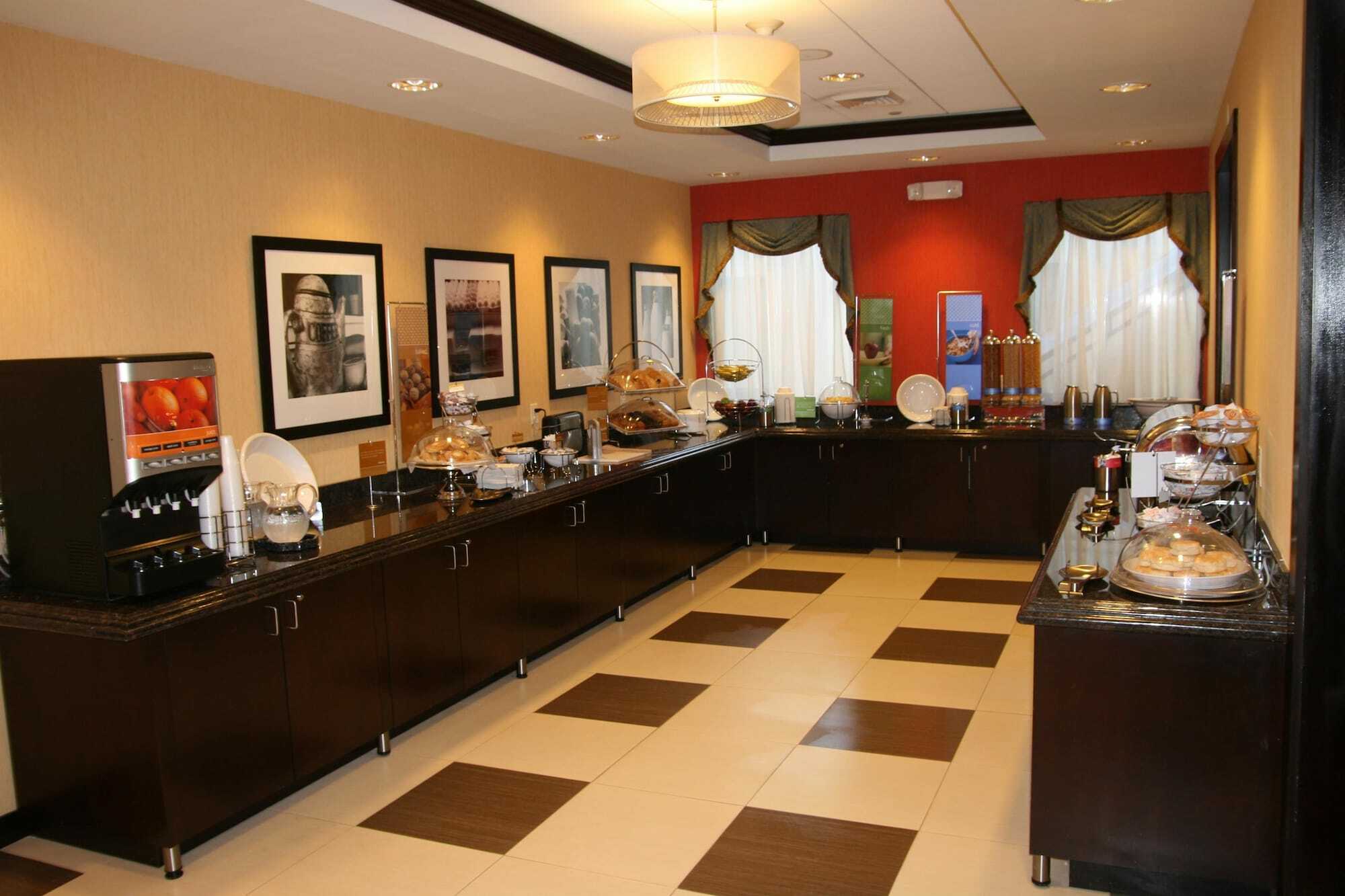 Hampton Inn Jericho - Westbury 외부 사진