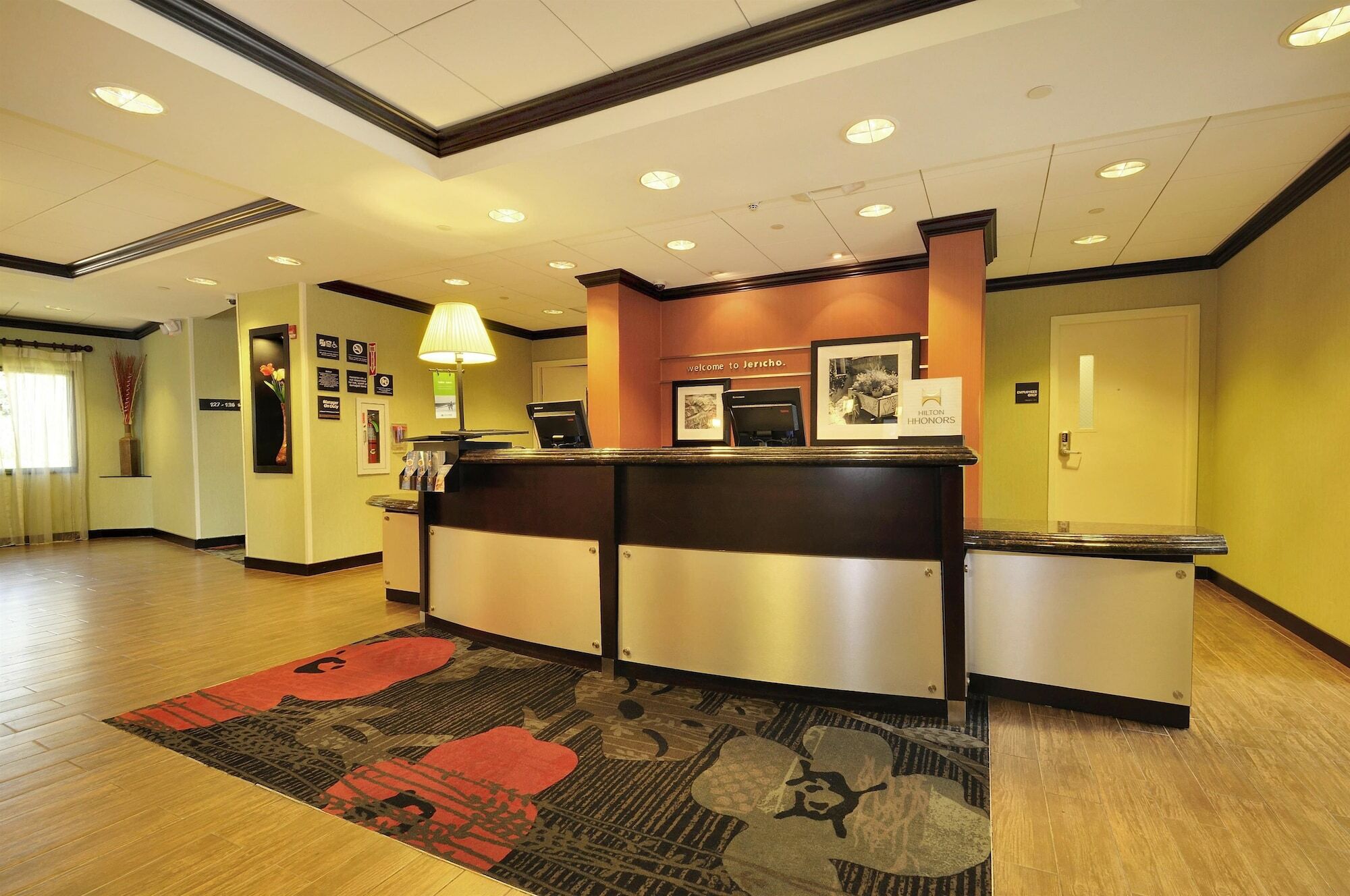 Hampton Inn Jericho - Westbury 외부 사진