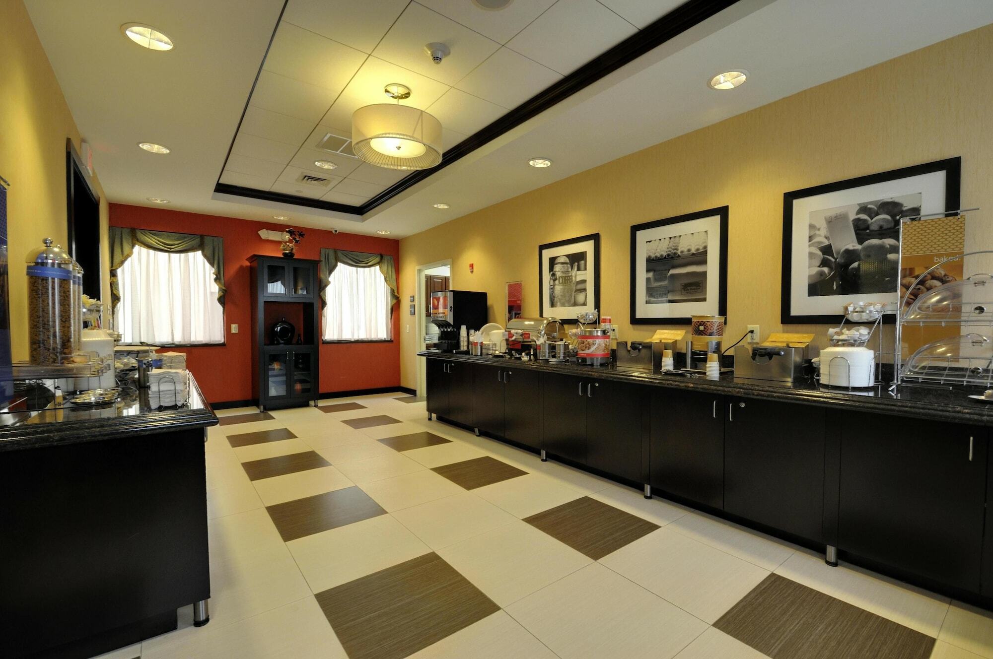 Hampton Inn Jericho - Westbury 외부 사진